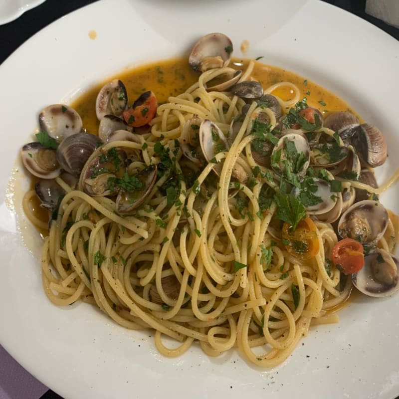 Spaghetti vongole - Trattoria O'Lucianiello, Brindisi