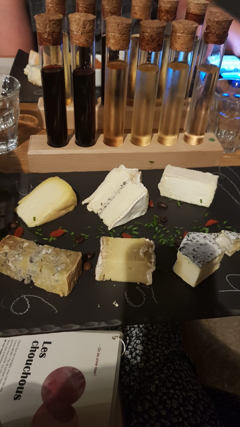 Plateau de Fromage Accompagné De Leur Vin - Les Petits Crus Toulouse, Toulouse