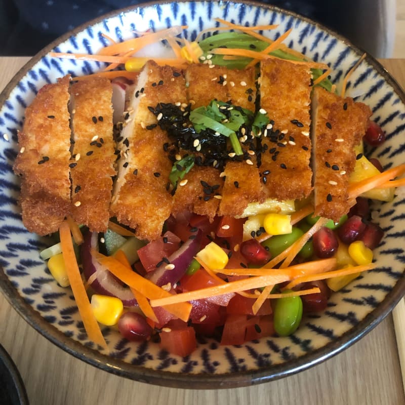 Délicieux, les fruits rajoutent de la fraîcheur au poulet, tout s'accorde bien, c'est superbe. On mange largement à sa faim. - Le Florissant, Paris