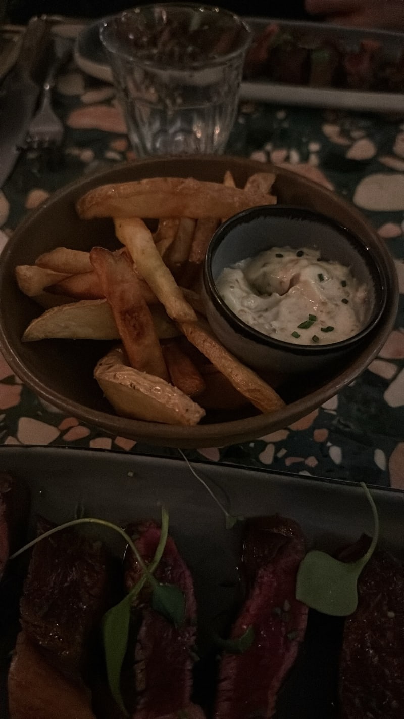 Pommes de terres frites , sauce tartare - Le 23, Geneva