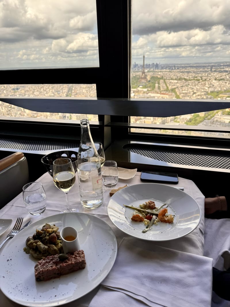 Le Ciel de Paris, Paris