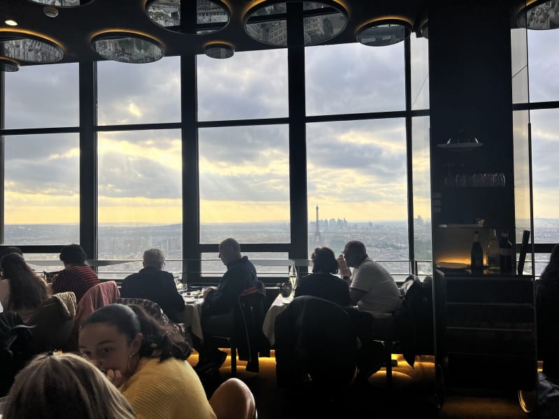 Restaurant Le Ciel de Paris à Paris - Menu, avis, prix et réservation