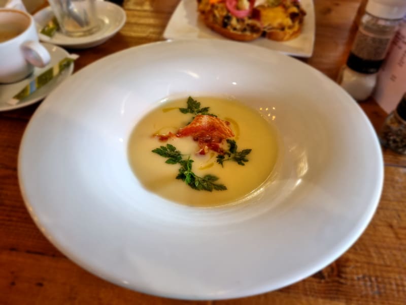 Aan Tafel - bij Landmarkt in Amsterdam - Menu, openingstijden, prijzen