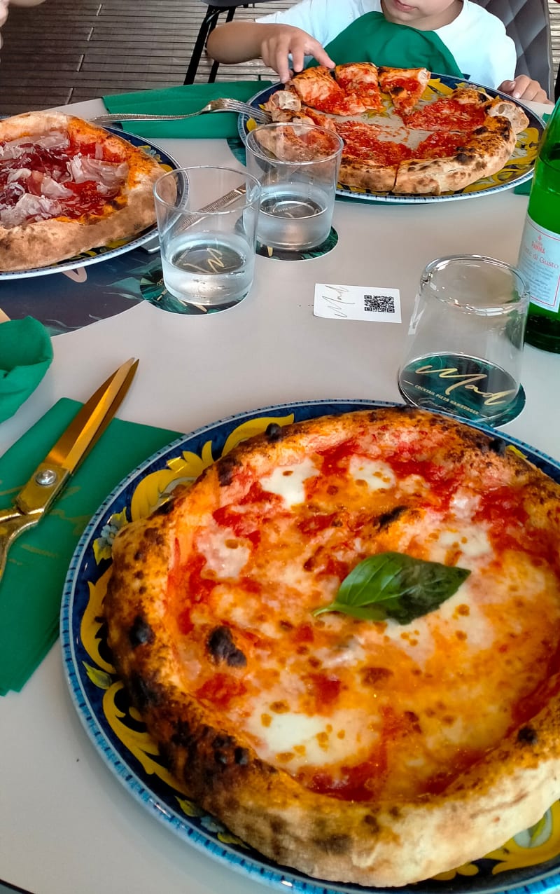 Mad Gourmet a Arona Menu, prezzi, immagini, recensioni e indirizzo