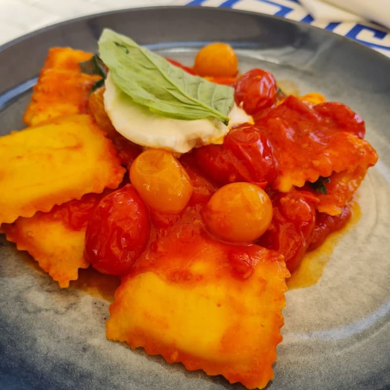 Ravioli di buttata con datterini - Tony's Food e Drinks, Maiori