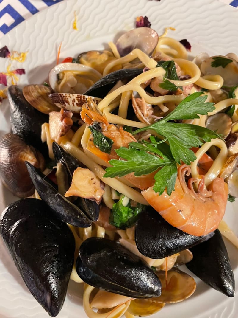 Scialatielli Alla Fantasia Di Mare - Tony's Food e Drinks, Maiori