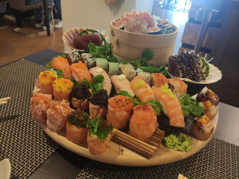 Akari Sushi Lounge