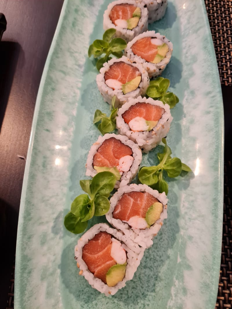 Akari Sushi Lounge