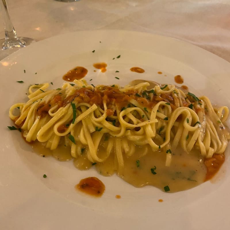 Tagliolini freschi con polpa di riccio - Osteria benvenuti al Sud, Mesagne