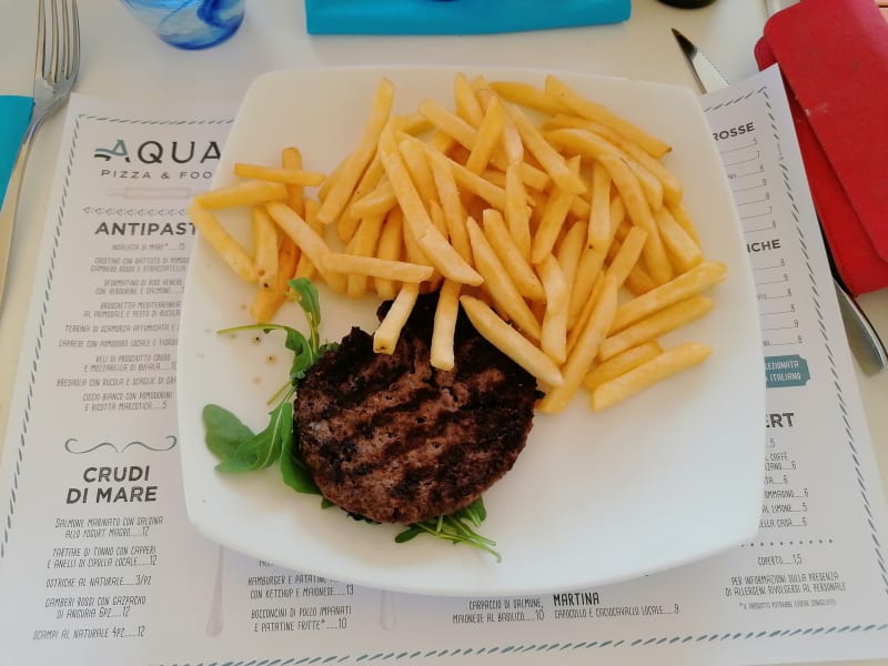 Hamburger e patatine fritte - Aqua Pizza & Food, Margherita Di Savoia