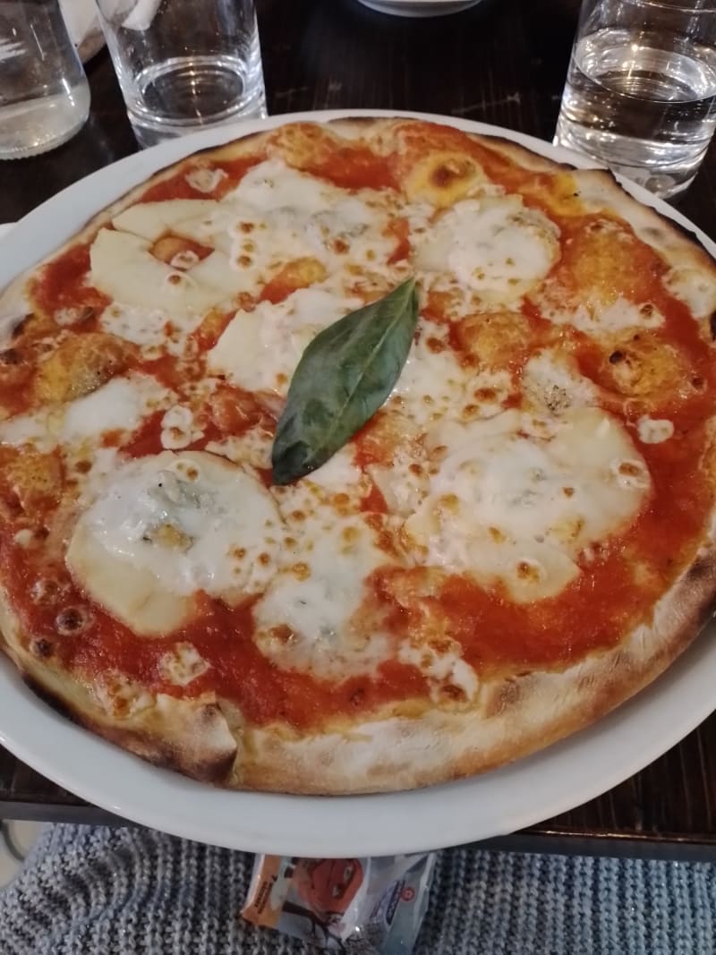 Primo Restaurant & Pizzeria, Paris