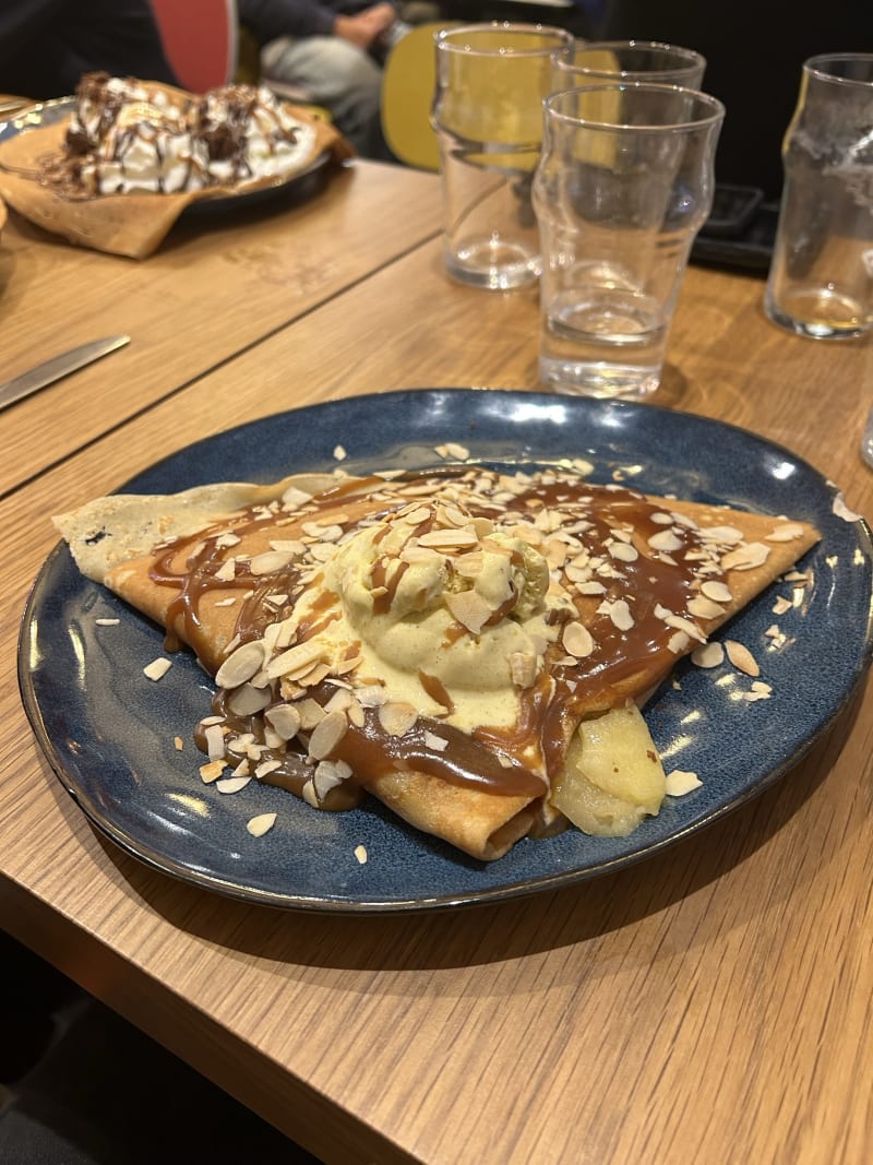 Lucette fait des crêpes (Rue de Trévise) in Paris - Restaurant Reviews ...
