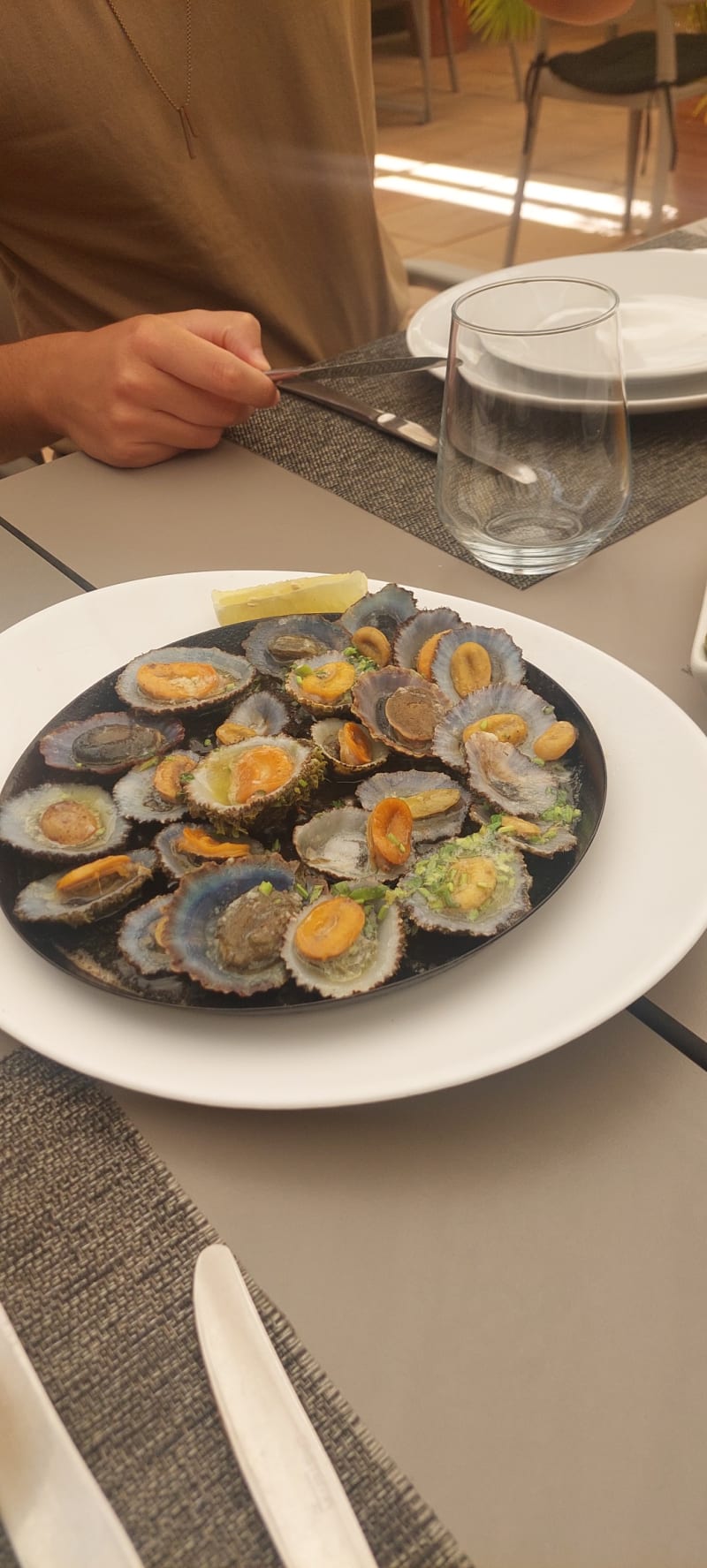 Lapas Grelhadas Com Manteiga De Alho E Limão  - Onofre, Cascais