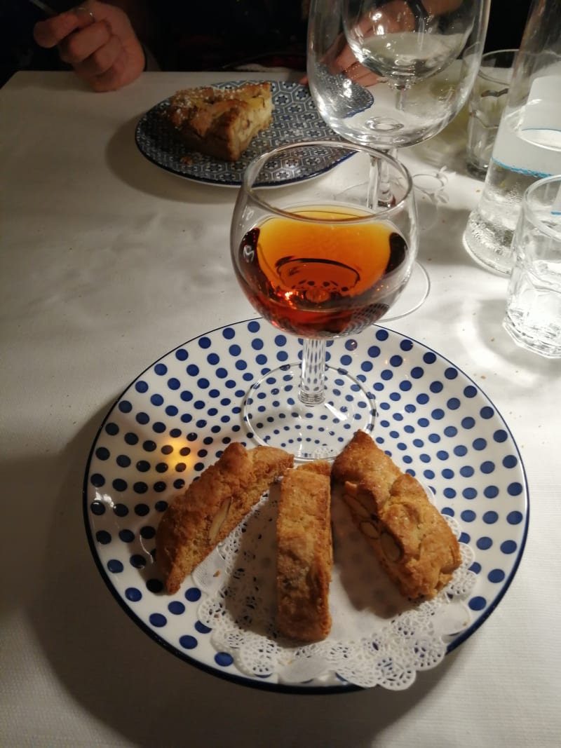 Cantucci col vin santo  - Ristorante Pizzeria Piccolo Mondo, Lucca