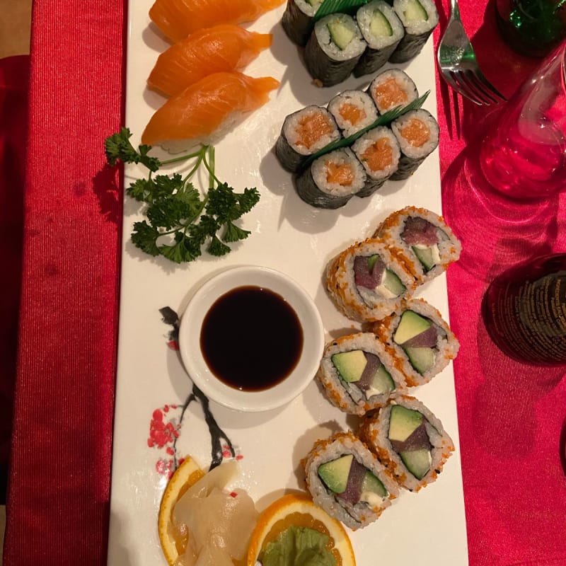 Sushis fais minute et poisson parfait - Long Sheng, Gland