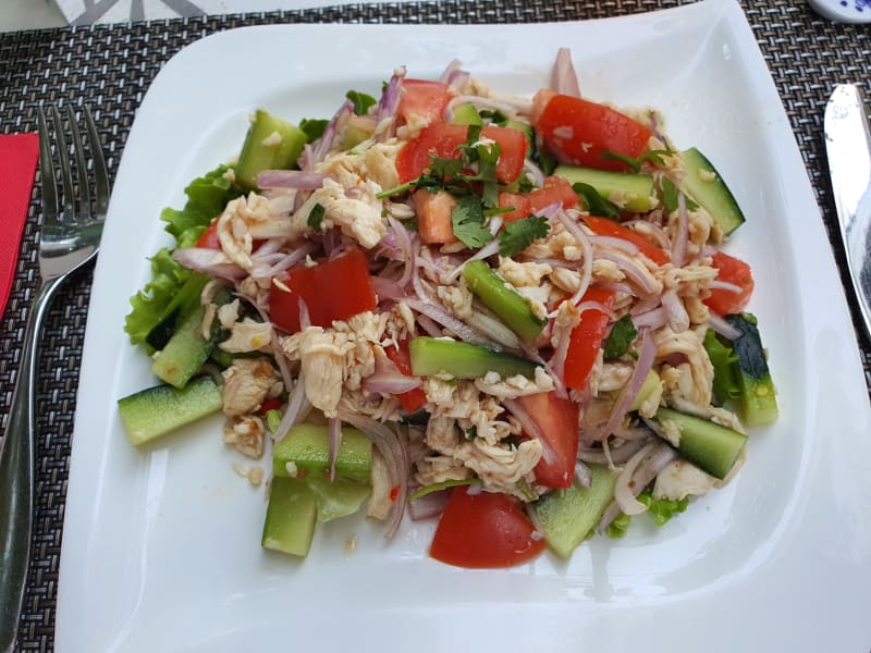 Entrée : salade de poulet à la citronnelle  - Long Sheng, Gland