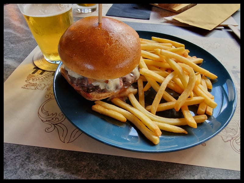 Hamburger con friggitelli e zola  - Birreria Danè, Rho