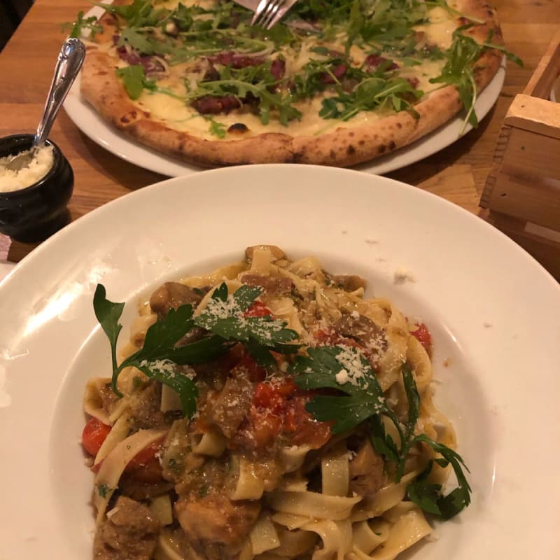 Pasta et pizza  - Casa Toni, Paris