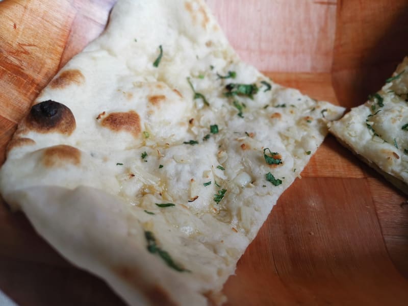 Garlic Naan - Zaanse Kathmandu Kitchen, Koog aan de Zaan