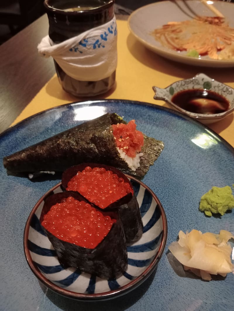 Gunkan ikura (uova salmone) - Fujiyama Hot, Milan