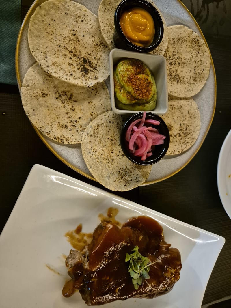 Costillas de cerdo con barbacoa coreana - Kato Madrid, Madrid