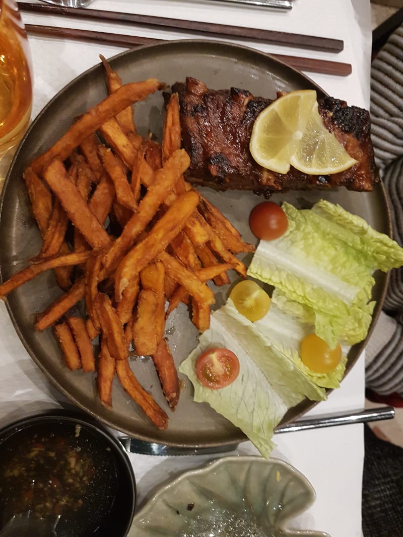 Travers de porc mariné, frites de patate douce - Mam Son, Paris