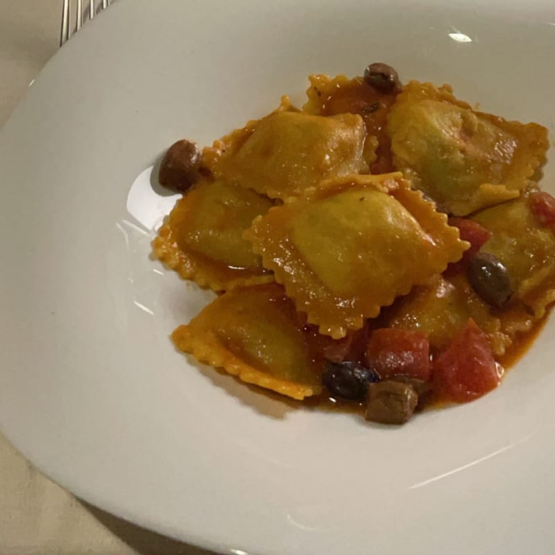 Ravioli con pescato del giorno, cuore di bue e olive taggiasche  - Hostaria del Viale