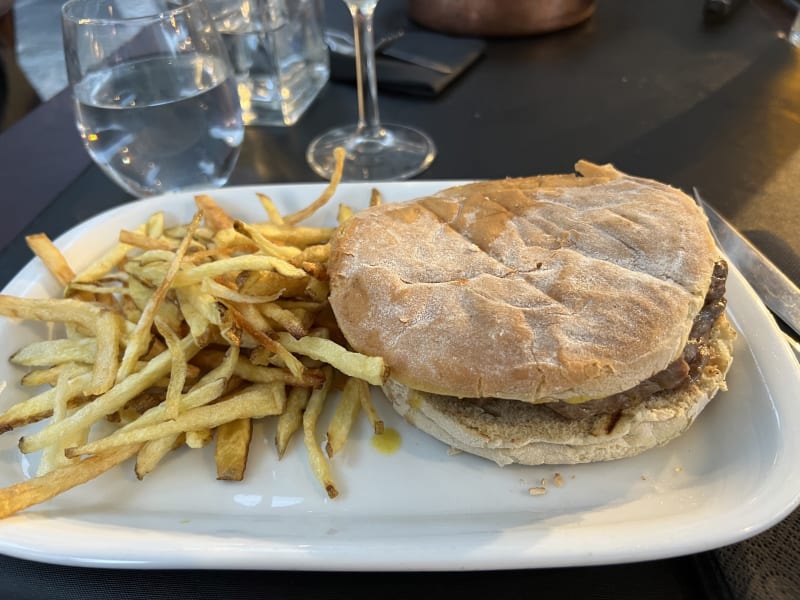 Prego em Bolo de Caco  - Mar ao Largo, Lisbon