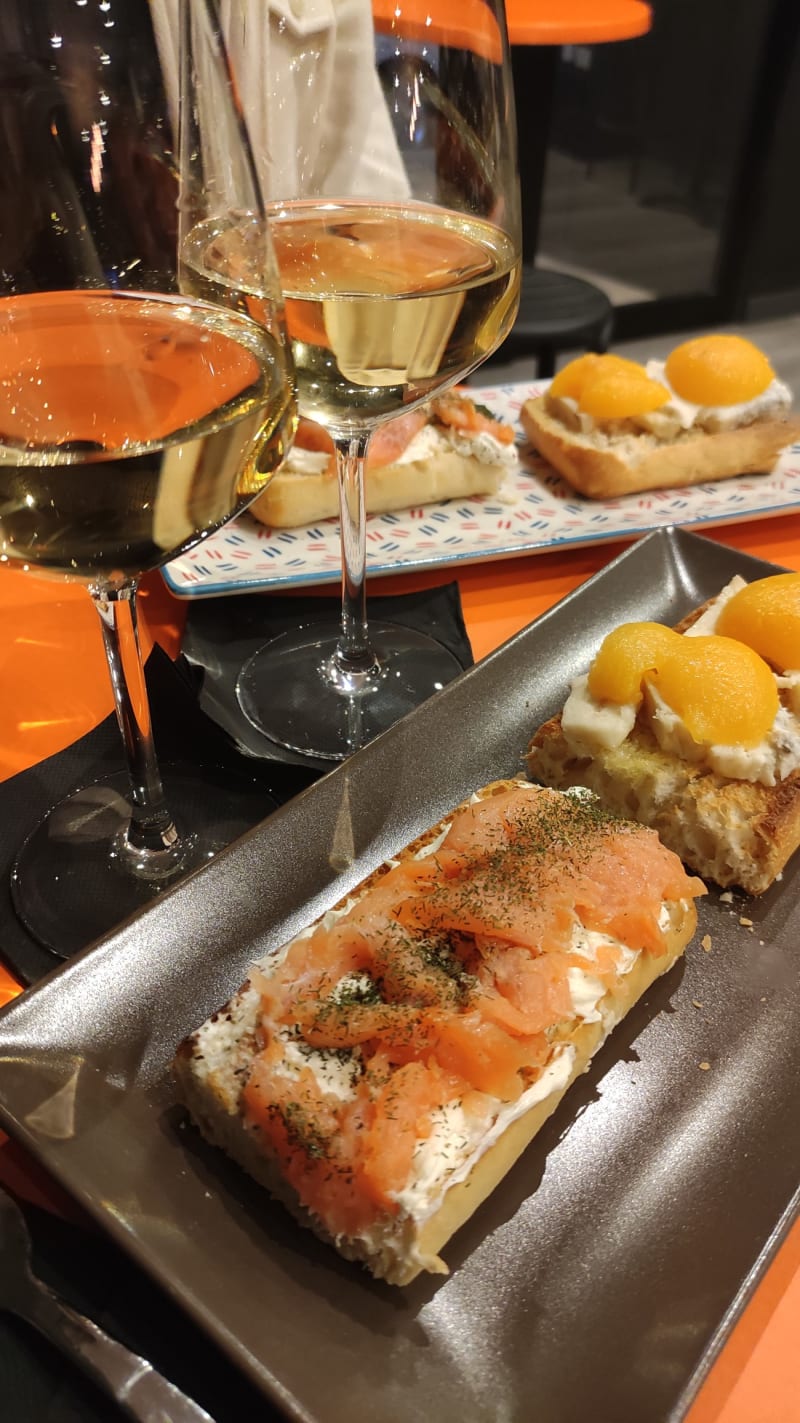 Restaurant Nebel Wines Vinoteca y Wine bar à Valencia Menu, avis