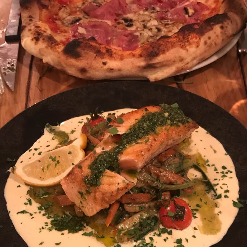 Saumon sur sauces, avec tagliatelles de légumes - O’Bottega, Versailles