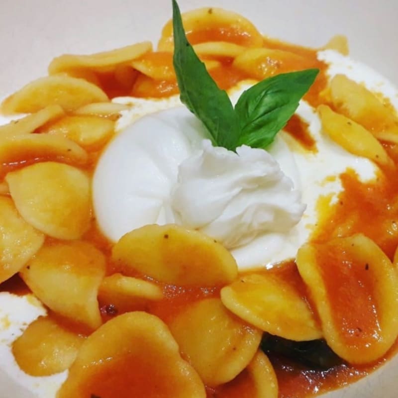 Orecchiette con pomodoro fresco, basilico e burrata - La Massaria, Milan