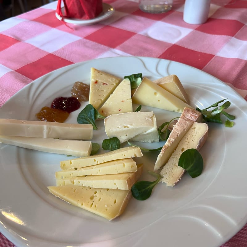 Piatto molto abbondante ( lo abbiamo mangiato in 2) - Casa Del Campo