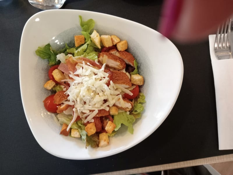 Caesar Salad with crispy Chicken - La posada de los Habaneros, Cartagena