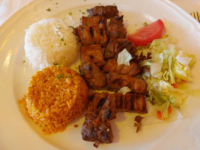 Kuzu Sis Kebap - Turkoise - Turks specialiteitenrestaurant Eindhoven, Eindhoven