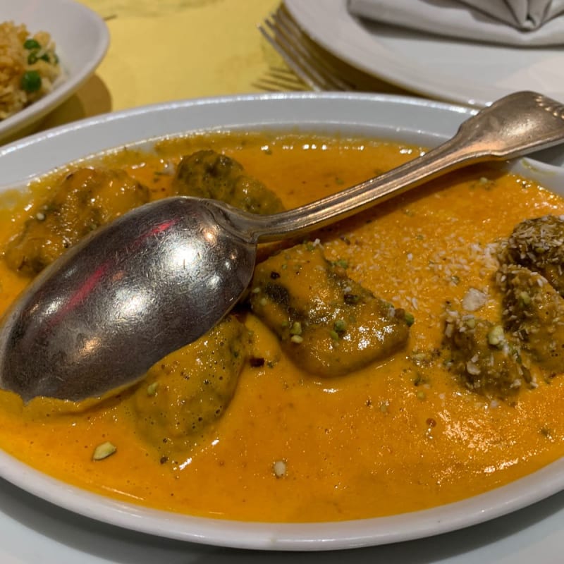 Spécialité du Chef, sauce à base de tomate - Pas épicé - 13€ à la carte  - Moghol, Paris