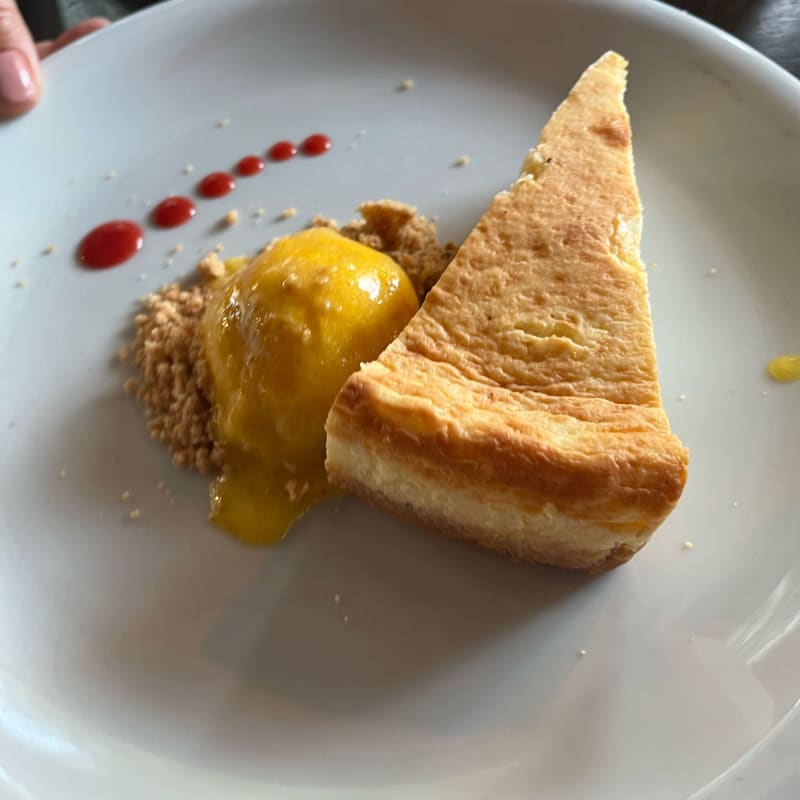 Cheesecake with mango - Baek Food & Drinks, Rotterdam