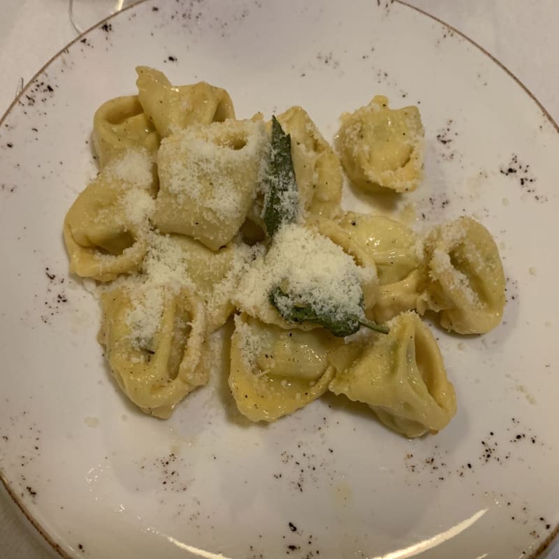 Tortelloni di ricotta burro e salvia - Agri-Bio Il Poggio