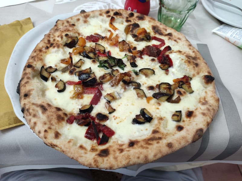 Antica Pizzeria e Friggitoria da Pasqualino in Naples Restaurant