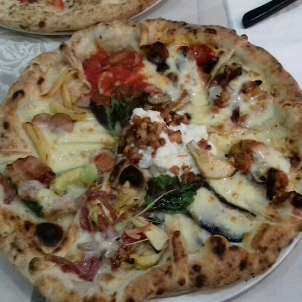 Antica Pizzeria e Friggitoria da Pasqualino in Naples Restaurant