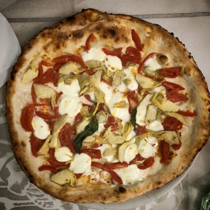 Antica Pizzeria e Friggitoria da Pasqualino in Naples Restaurant