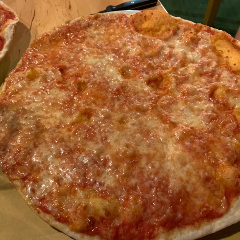 Pizza Margherita  - La Pietra Scheggiata, Rome