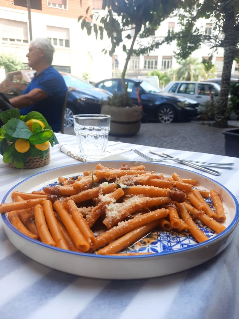 Vinecò Cucina: Cultura e Passione, Naples