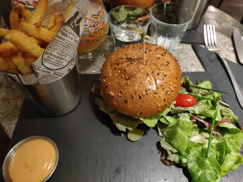 Hamburger - Monsieur Poirot, Paris