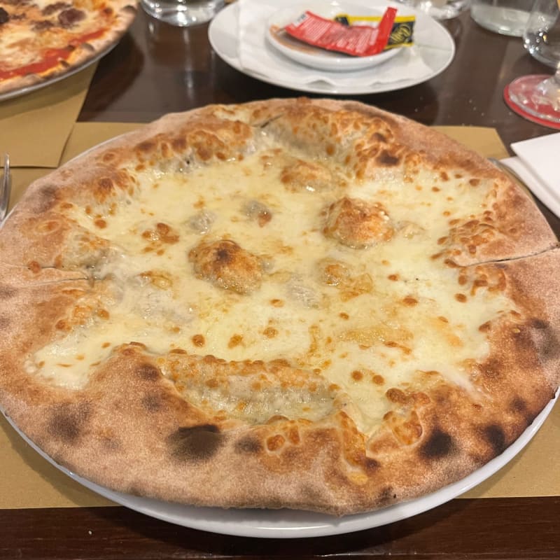 Pizza 4 formaggi  - Pizzeria del Duomo