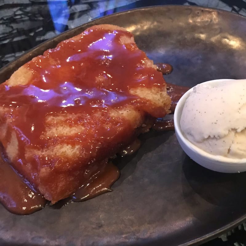 Brioche façon pain perdu, caramel beurre salé, glace vanille - Miam, Paris