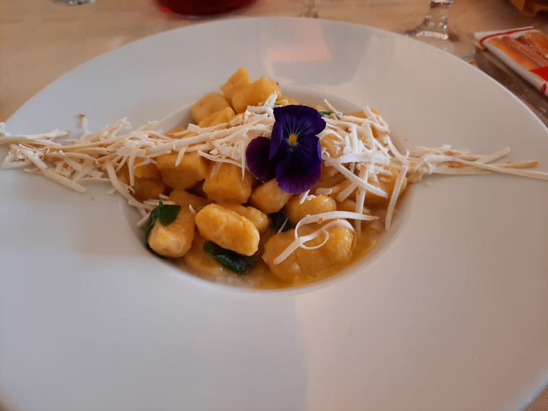 Gnocchi di nostra produzione alla zucca e ricotta affumicata - Trattoria Locanda alla Rosa