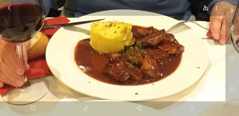 Magret Du Canard Sauce Aux Framboises Avec Gratin De Finnois  - Comptoir du 16, Paris