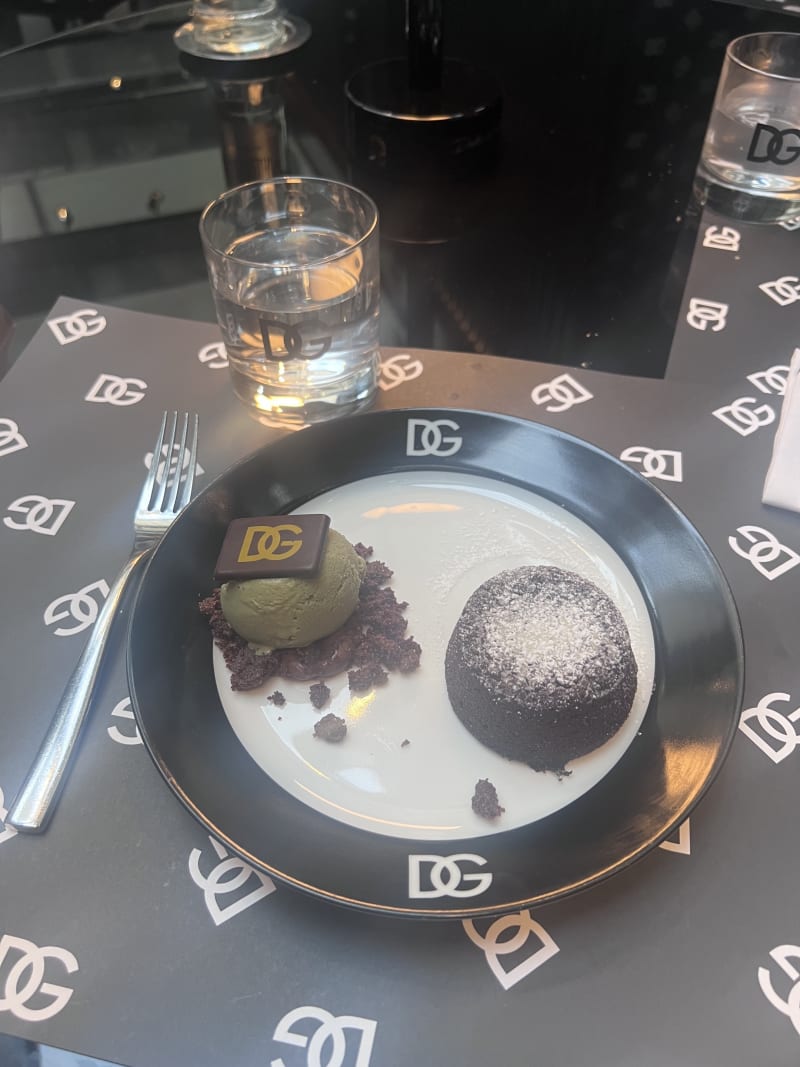 Dolce&Gabbana Martini Bar in Milan Restaurant Reviews, Menu and