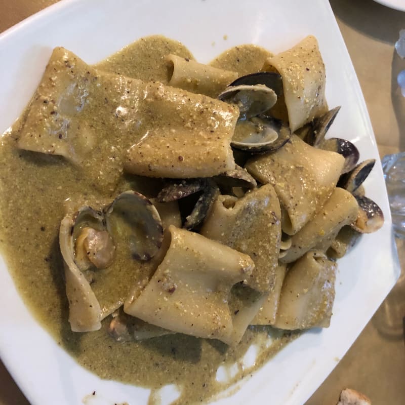 Paccheri vongole e crema di pistacchi - Ristorante Pizzeria da Tanio, Capoliveri