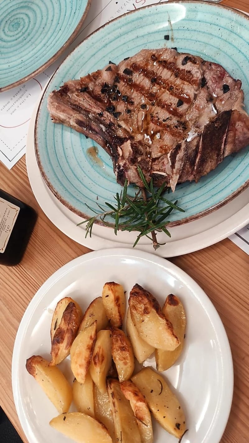 Costata 700 gr con patate al forno  - Ristorante Santa Maria, Pisa